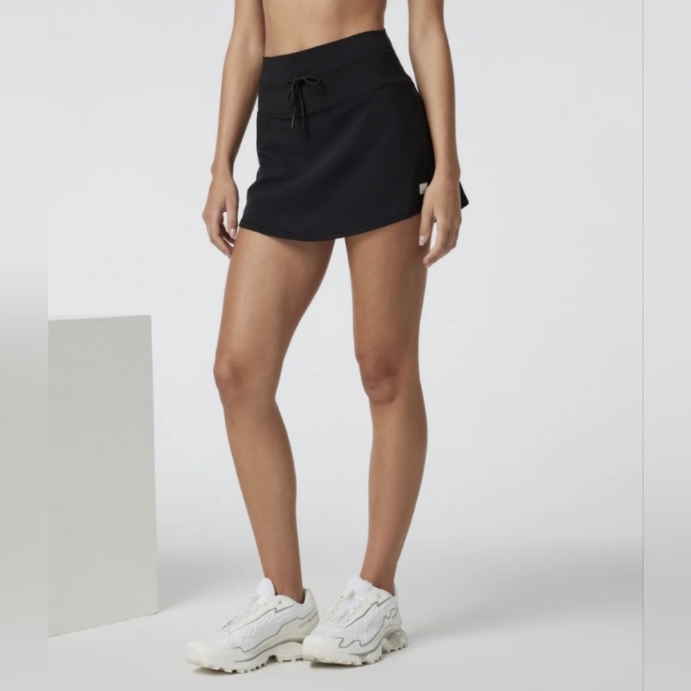 Vuori Daily Skirt Women's Performance Skirt Color: Black Size: Small